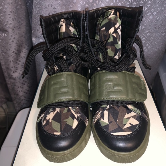 Authentic Fendi little boy sneakers worn once no marks or scuffs like NEW - Picture 10 of 12